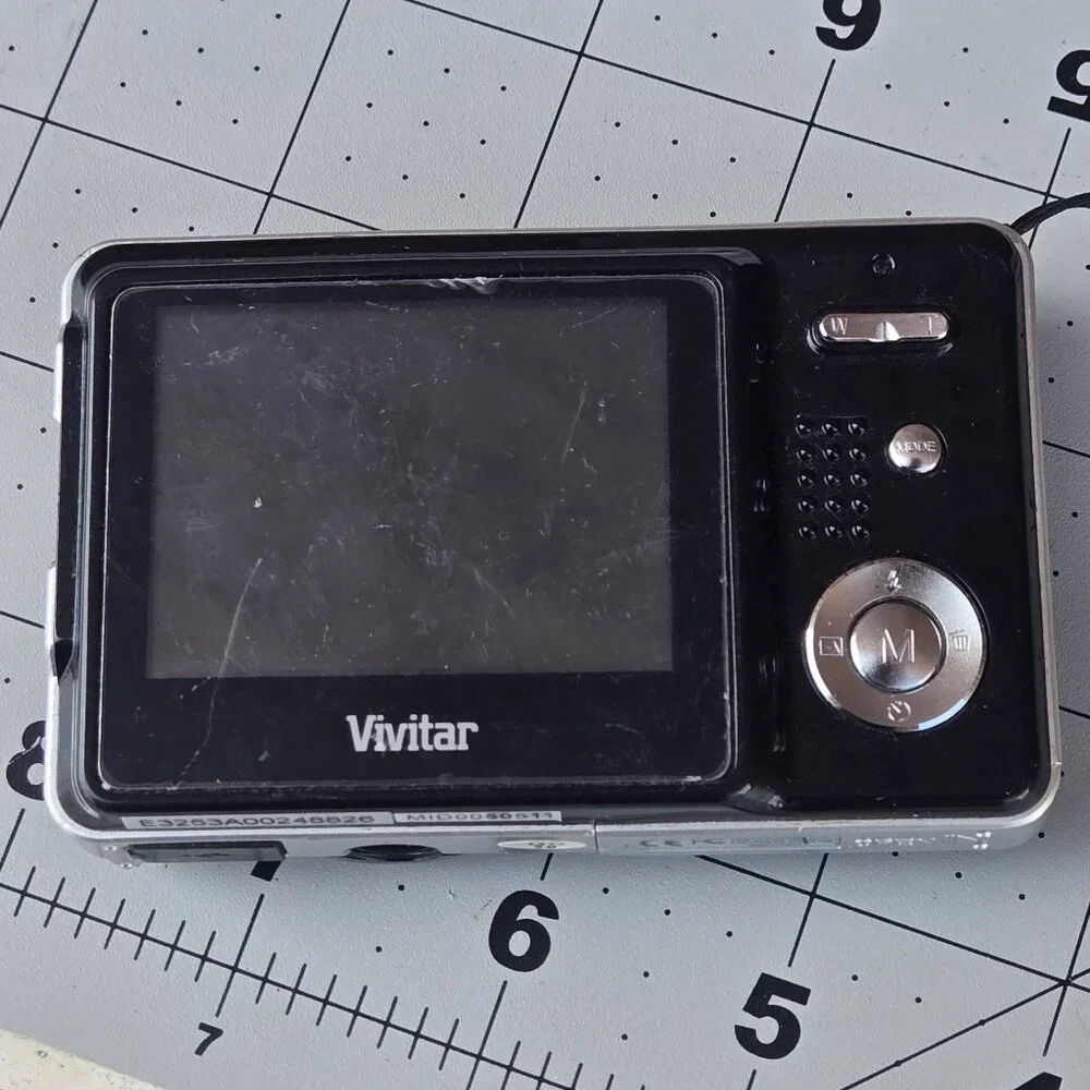 Vivitar ViviCam X024 Digital Camera 10.1 MP 4X Zoom 2.4